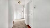 Flur 1 - Bezugsfreie 3-Zimmer-Wohnung mit EBK und Stellplatz im Herzen von Saal a. d. Donau