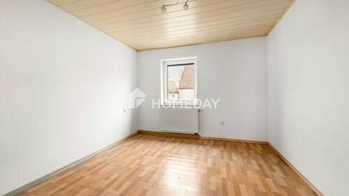 Wohnzimmer 1 - Etagenwohnung mit 55,50 m² in Saal a.d. Donau zum Kaufen