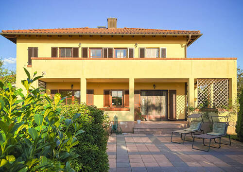 Aussenansicht - Mediteranes Wohnen in entspannter Atmosphäre mit Komfort und Stil - EFH mit 2x ELW in Niederwerrn -