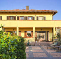 Mediteranes Wohnen in entspannter Atmosphäre mit Komfort und Stil - EFH mit 2x ELW in Niederwerrn -