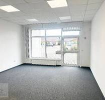***LICHTDURCHFLUTETE GEWERBEEINHEIT IM EINKAUFSPARK IN NÜNCHRITZ*** - perfekte Lage für Ihr Business!