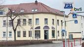 Objektansicht mit Ladenfront - Reihenendhaus in Groitzsch zum Kaufen