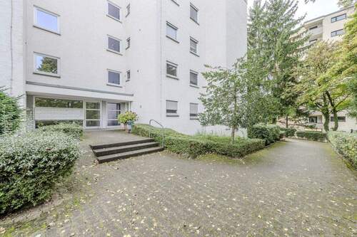 Eingang - 3 Zimmer Etagenwohnung zum Kaufen in Marbach am Neckar