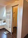 Badewanne & Duschraum - 