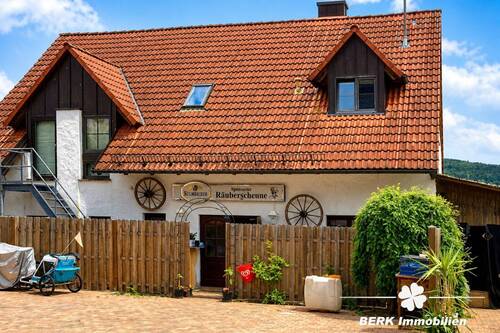 Eingang Innenhof - 3 Zimmer Einfamilienhaus zum Kaufen in Eschau / Sommerau