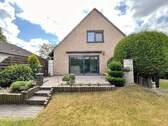 rückwärtige Haus- und Gartenansicht - 