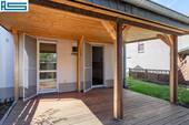 Praktisch: Überdachte Terrasse - 