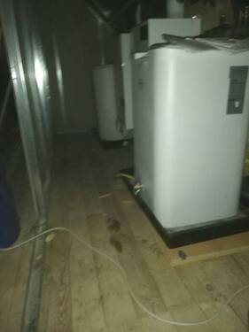 8b4af79d-0032-4ee2-989f-e6570f8bc10d.jpg - 