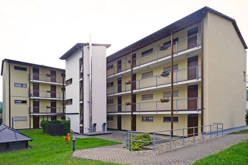 Hausansicht - 2 Zimmer Etagenwohnung zum Kaufen in Freital