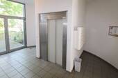 Treppenhaus_Aufzug - Etagenwohnung mit 57,90 m&sup2; in Leipzig zum Kaufen