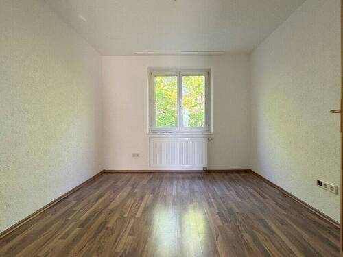 Zimmer 1 - 3 Zimmer Etagenwohnung zum Kaufen in Bietigheim-Bissingen