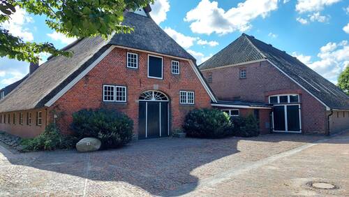 Straßenansicht - 8 Zimmer Mehrfamilienhaus, Wohnhaus in Bockhorn