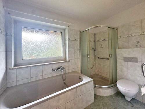 Badezimmer EG Bild 2 - 