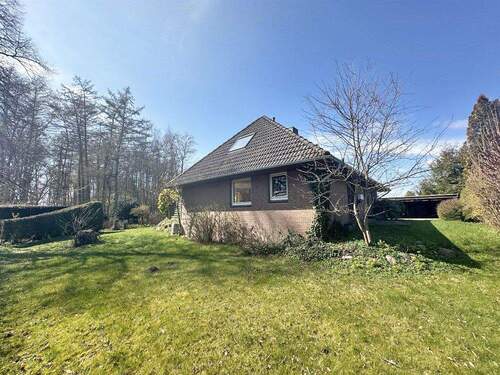 Ostansicht - 5 Zimmer Mehrfamilienhaus, Wohnhaus in Tremsbüttel