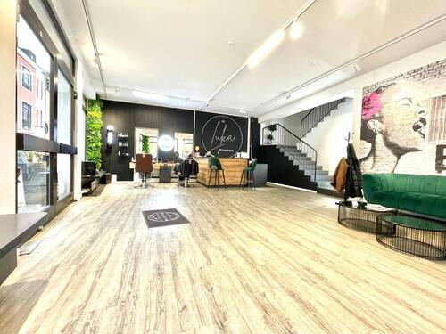 Erdgeschoss (2) - Eyecatcher in der Altstadt - zwei Etagen, große Fenster