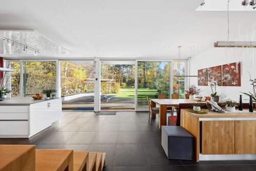 Blick vom Flur in Richtung Garten - Charaktervolles Haus mit 10.000 m² Grundstück - Ein besonderes Wohnangebot in Prieros