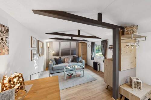 Bungalow - Blickrichtung von der Küche und dem Eingangsbereich aus - 