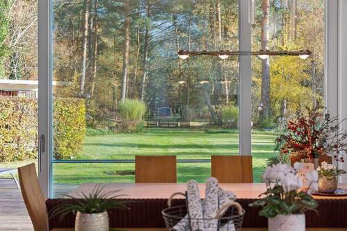 Impression mit Blickrichtung Essbereich und Garten - 