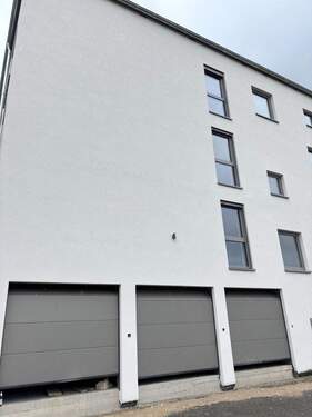 .. Garage direkt im Haus ! - 