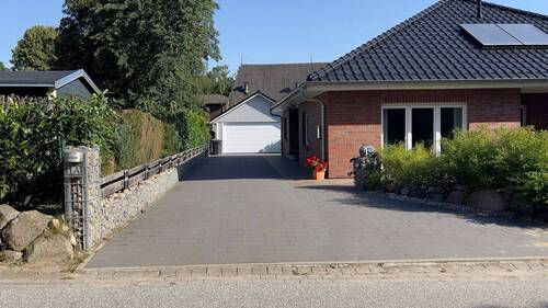 2 Haus Aussenansicht_3.jpg - 