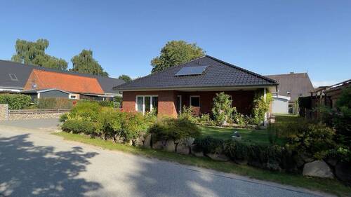 2 Haus Aussenansicht_6.jpg - 