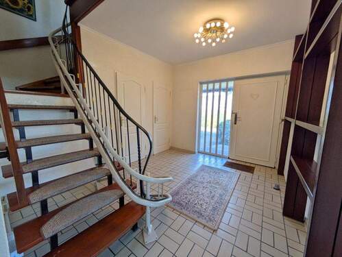 Diele - 5 Zimmer Einfamilienhaus zum Kaufen in Weyhe / Erichshof