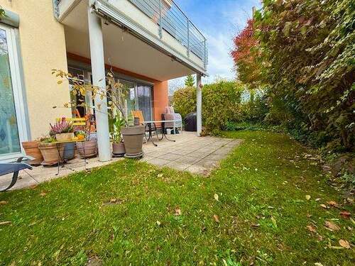 Der Garten und die Terrasse - Schöne 4-Zimmer-Terrassenwohnung mit Garten, EBK und TG-Stellplatz in ruhiger Lage von Zirndorf