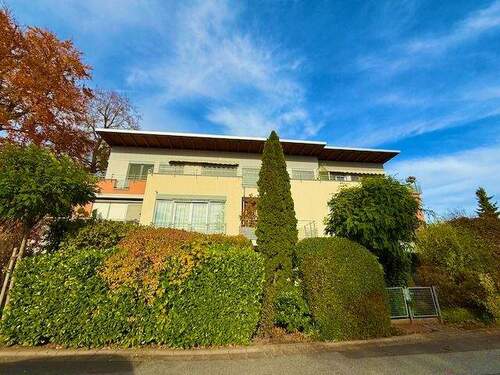 Hausansicht - Terrassenwohnung mit 107,00 m² in Zirndorf zum Kaufen