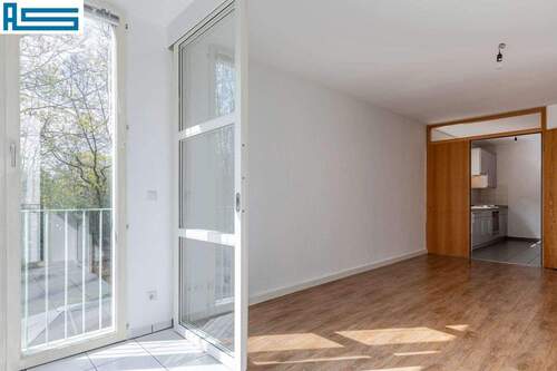 Blick aus Wintergarten ins Wohnzimmer - 