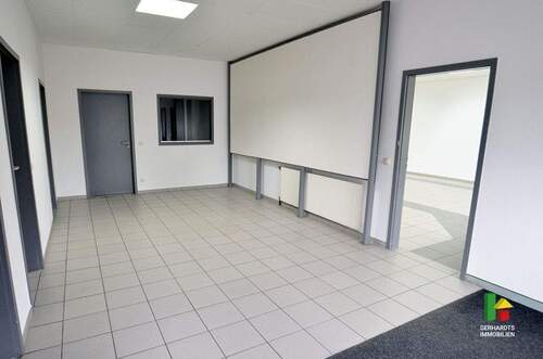 Flur - Büro mit 84,50 m&sup2; in Brüggen zur Miete