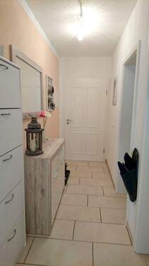 Flur mit Platz für Garderobe - 