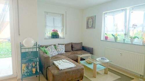 hell Wohnen - Ab sofort: Tolle 3ZKB, 1. OG, mit Südbalkon, Einbauküche, Gäste-WC, Abstellraum, Garage!