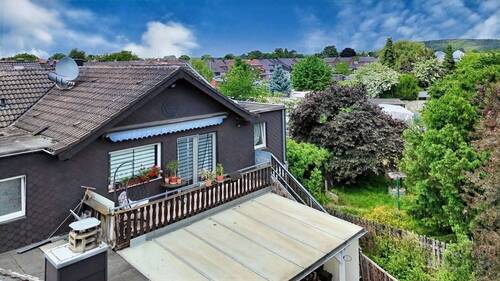 Balkon - *** Idyllisches Wohnen: Wohnung mit Garten, Balkon und privatem Zugang ***