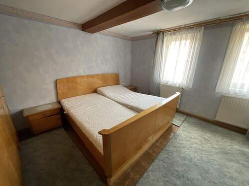 Schlafzimmer - 5 Zimmer Mehrfamilienhaus, Wohnhaus in Bad Brückenau