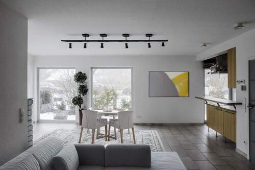 Wohnzimmer - 4 Zimmer Einfamilienhaus in Kirchseeon