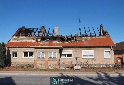 Mehrfamilienhaus - Bauernhaus, Landhaus mit 290,00 m&sup2; in Löwenberger Land zum Kaufen