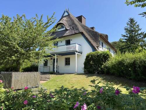 Hausansicht - Reihenendhaus am Deich - nur wenige Schritte bis zur Ostsee