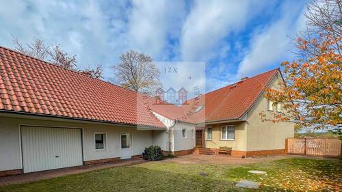 Ansicht Hofseite - Zweifamilienhaus mit Sommerküche, Werkstatt & Garten