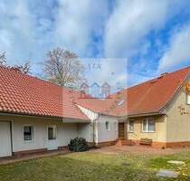 Zweifamilienhaus mit Sommerküche, Werkstatt & Garten - Schilda