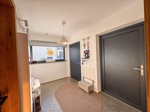 4 Eingangsbereich.jpg - Einfamilienhaus mit 343,00 m&sup2; in Mengkofen zum Kaufen