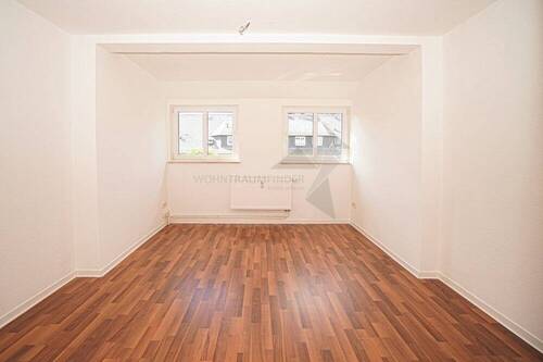 Wohnzimmer - 2 Zimmer Etagenwohnung zur Miete in Chemnitz