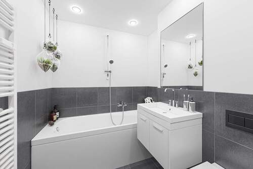Clean, modern, Ihr neues Bad. (Einrichtungsbeispiel) - 
