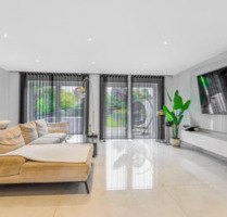 Immobilien Richter: Stilvolles Familienglück in moderner Doppelhaushälfte von Grevenbroich