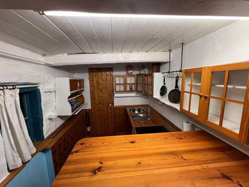 Küche mit Sicht auf Arbeitsplatte.JPG - 