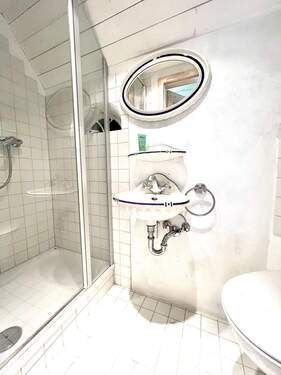 Atelier Badezimmer.jpg - 5 Zimmer Einfamilienhaus in Kronprinzenkoog