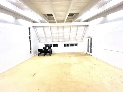 Atelier mit Sicht zur Straße.jpg - 