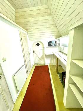 Atelierflur mit Sicht auf Haupteingang.jpg - 