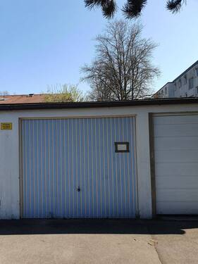 Garage möglich. - 