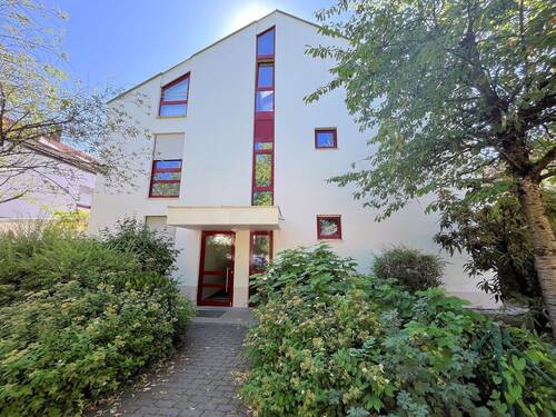 Eingangsbereich des Mehrfamilienhauses - 
