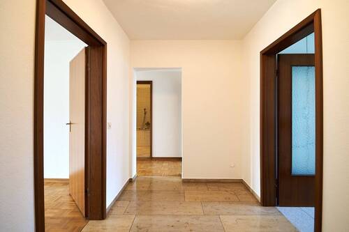 Flur - Etagenwohnung mit 96,00 m² in Bergisch Gladbach zum Kaufen